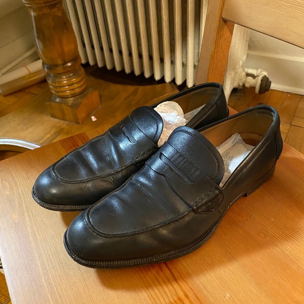 Gucci Loafer Slip-On Black Leather Logo Side Detail